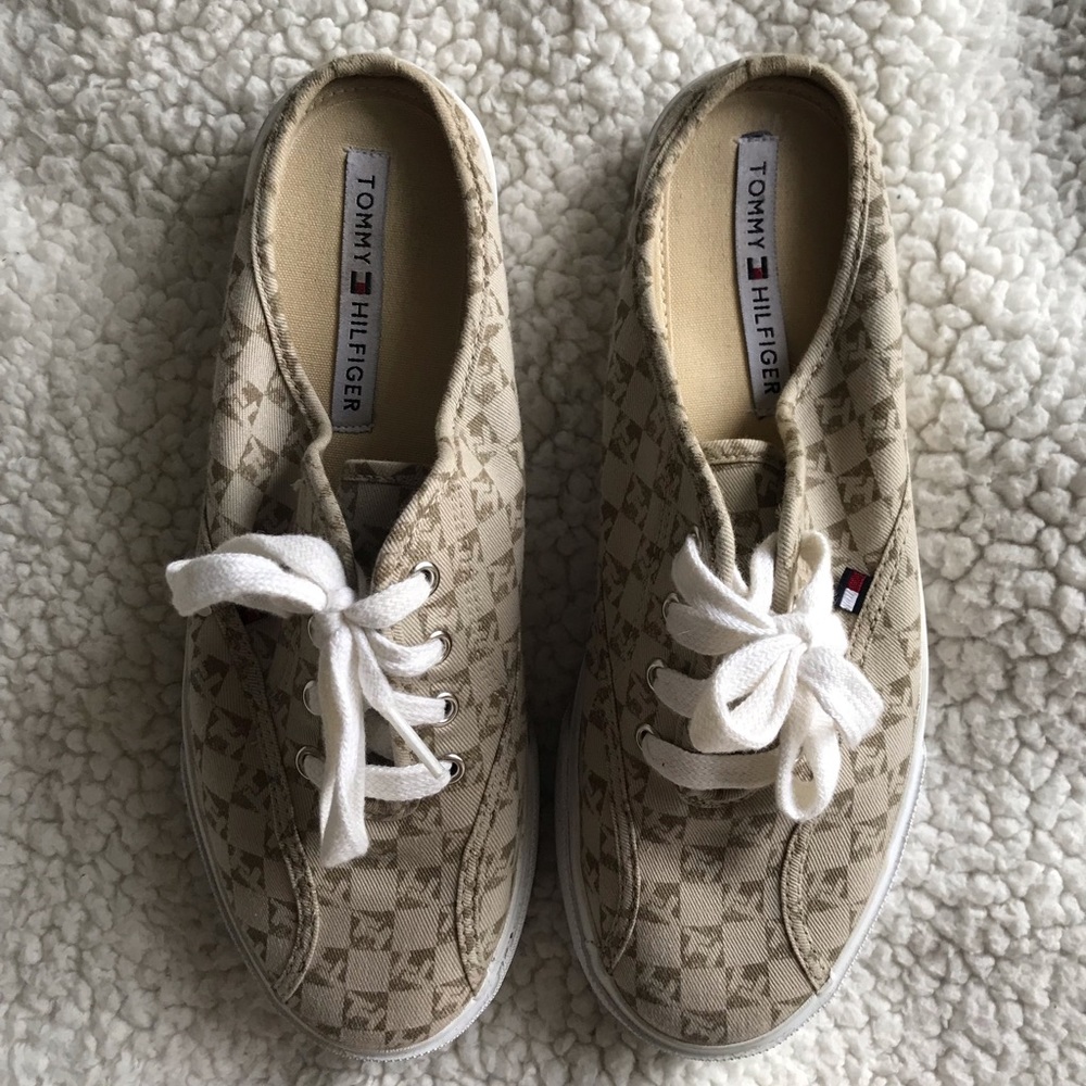 Tommy Hilfiger open back shoes